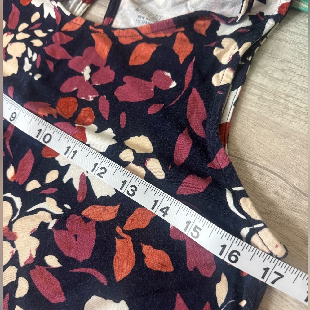 Market & Spruce Floral Tank Top - Navy, White, Red - Picture 7 of 7
